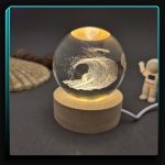 گوی کریستالی و چراغ خواب موج سوار