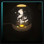 گوی کریستالی طرح گل عاشقانه